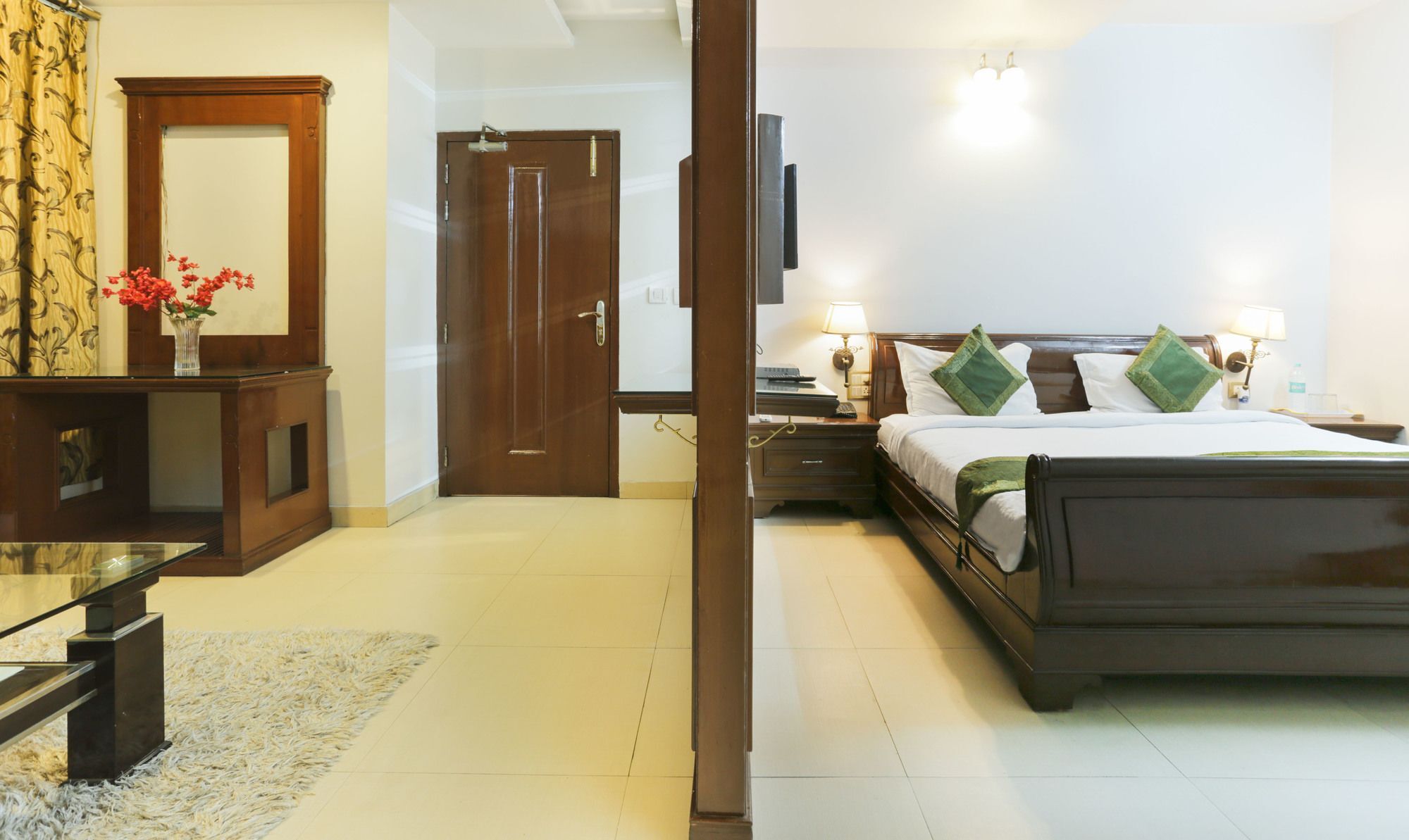 Treebo Shanta Inn Lucknow Exterior photo